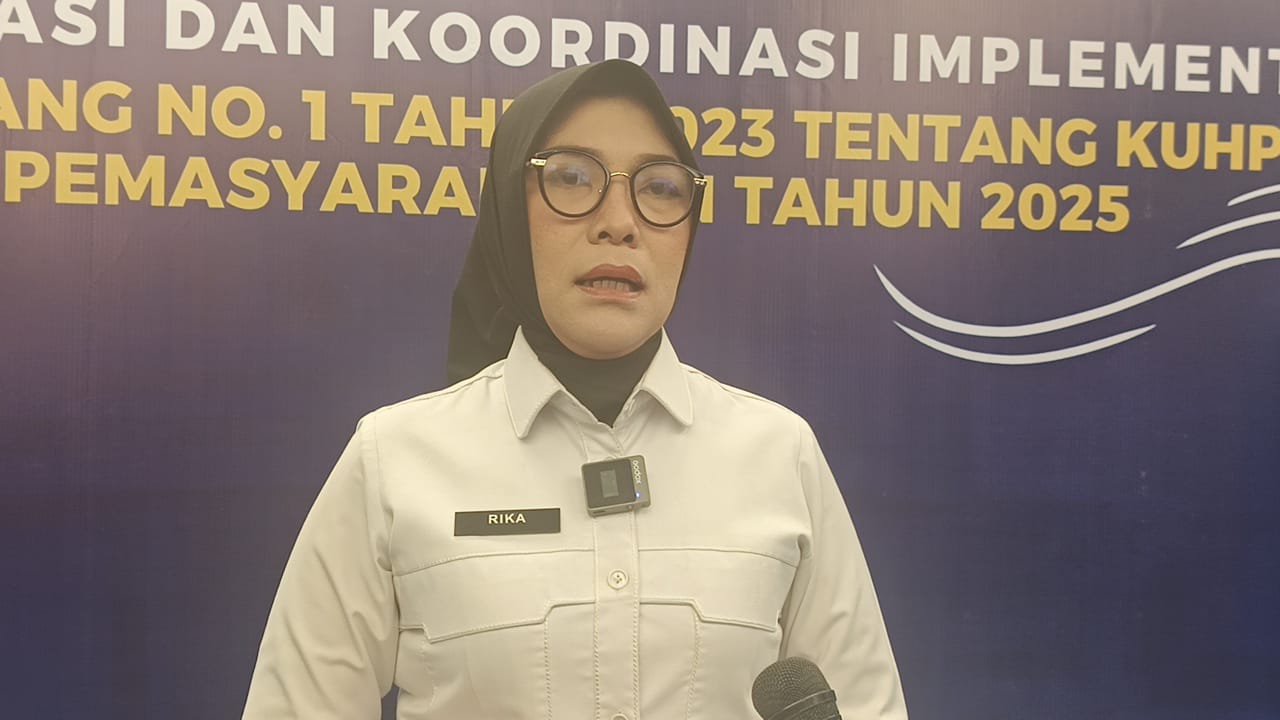 Rika Aprianti jelaskan perpindahan Ammar Zoni ke Nusakambangan (16/10) [FTNews/Selvianus Kopong Basar]
